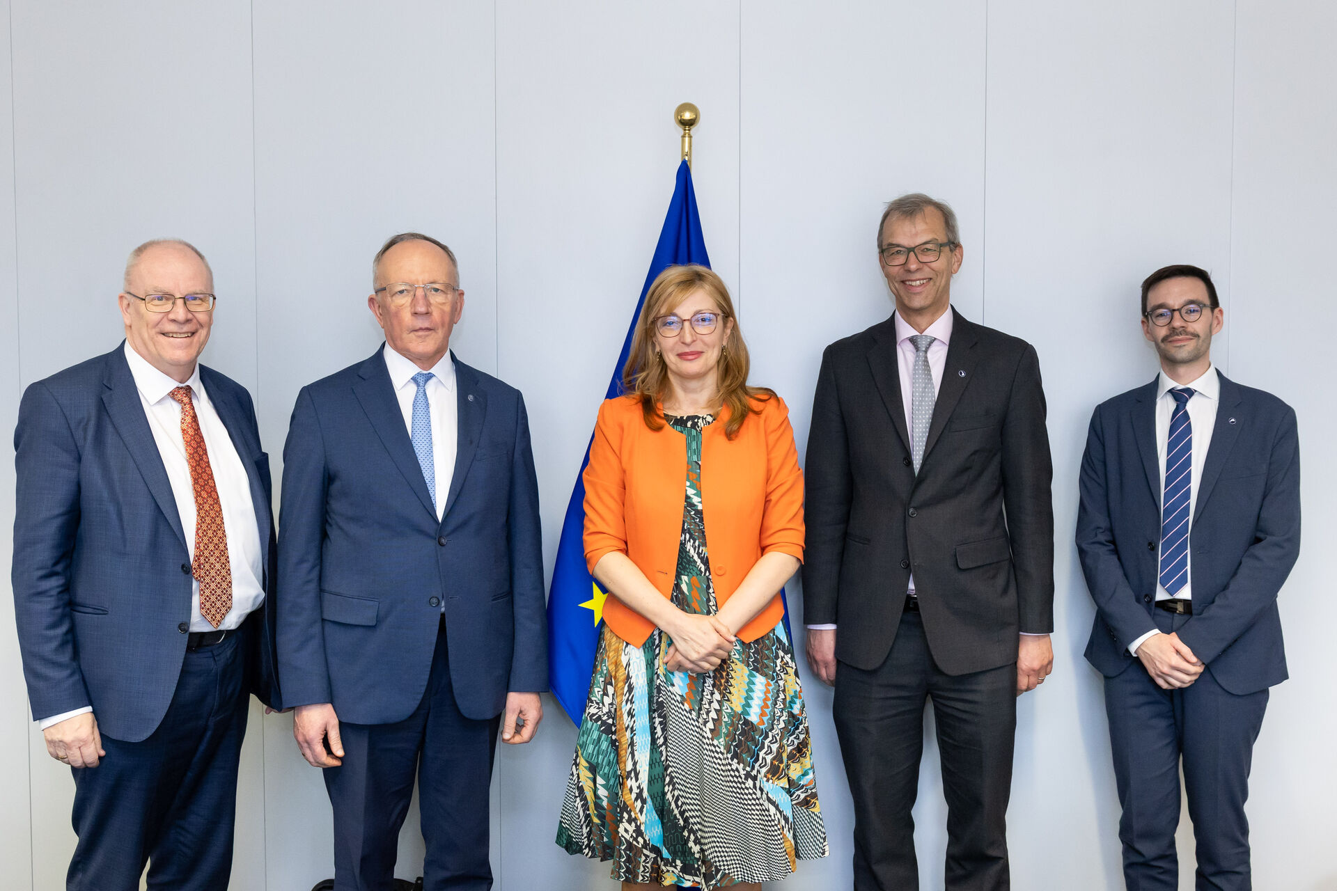 group picture of the guild members with commissioner zaharieva